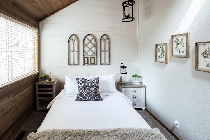 Sage Room