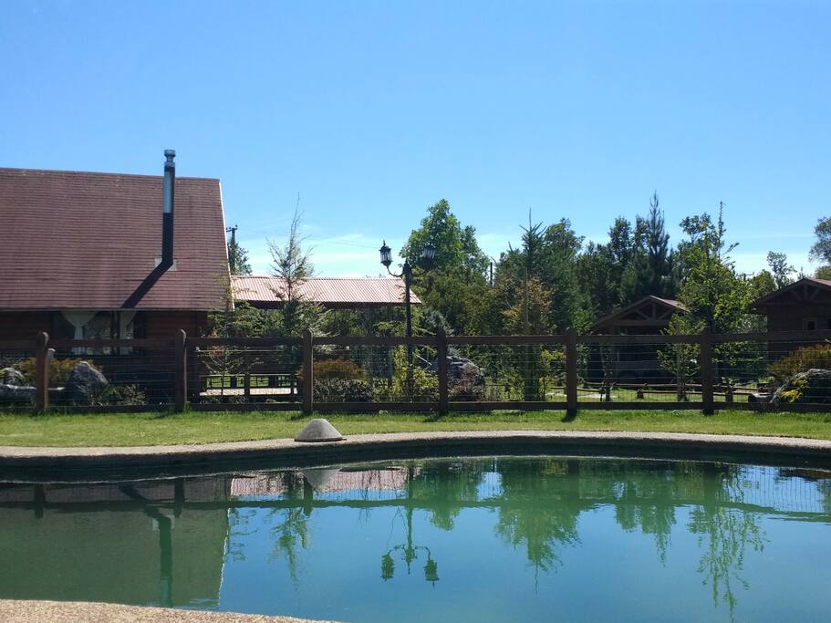 Cabaña y Piscina