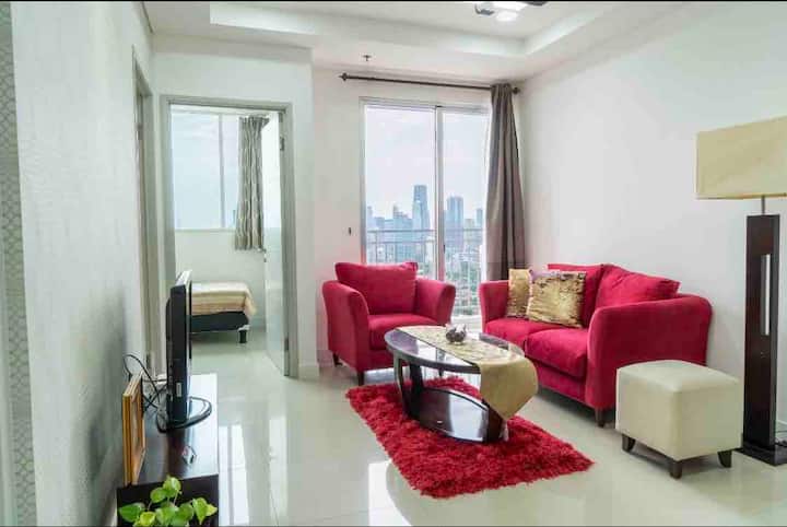 Peaceful & Spacious W/ Pool, Wifi, And Netflix - Cawang