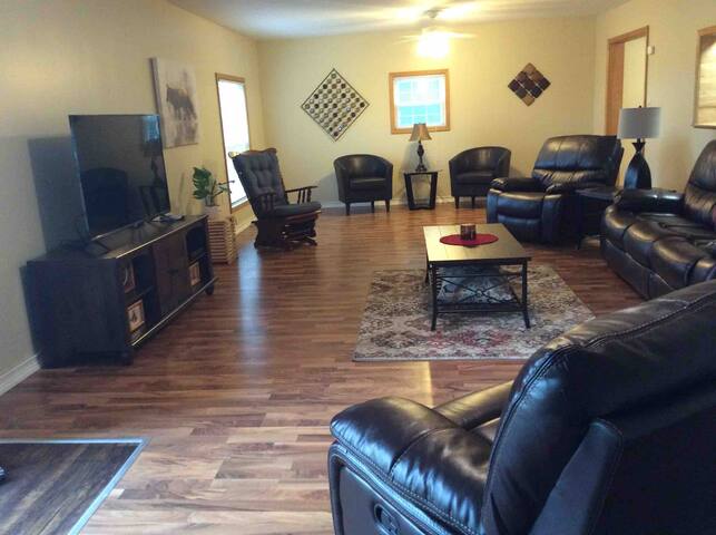 Airbnb Linwood Vacation Rentals Places To Stay Michigan