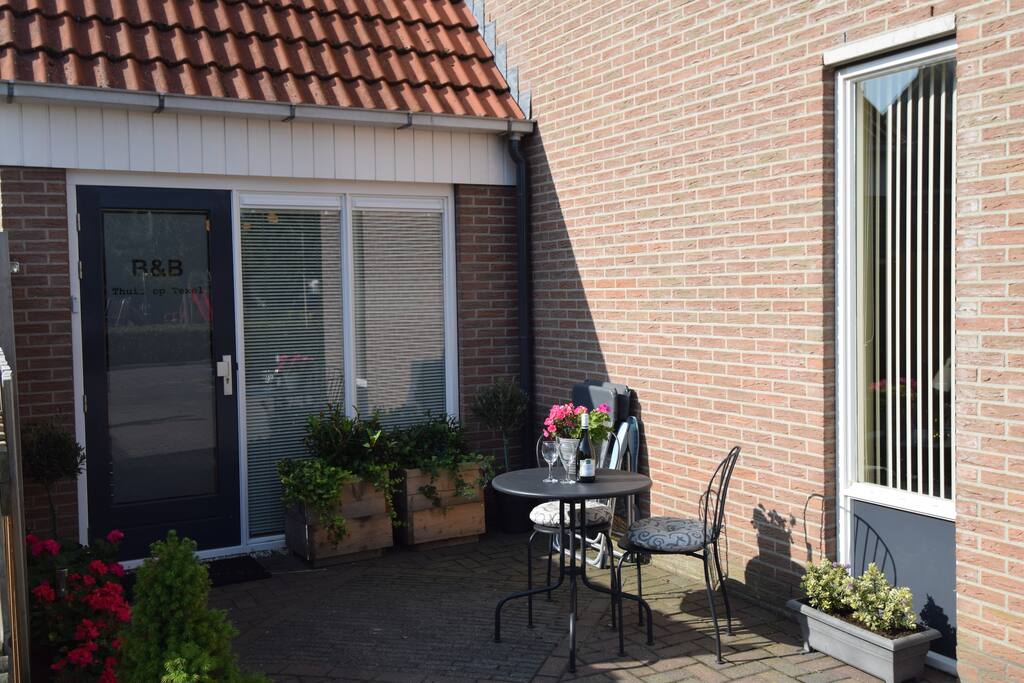 De Entree met eigen ingang.. uw eigen huisje dus!