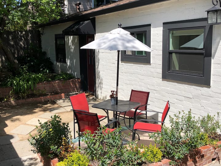 Downtown Walnut Creek Cottage (The Creek) Guesthouses for Rent in