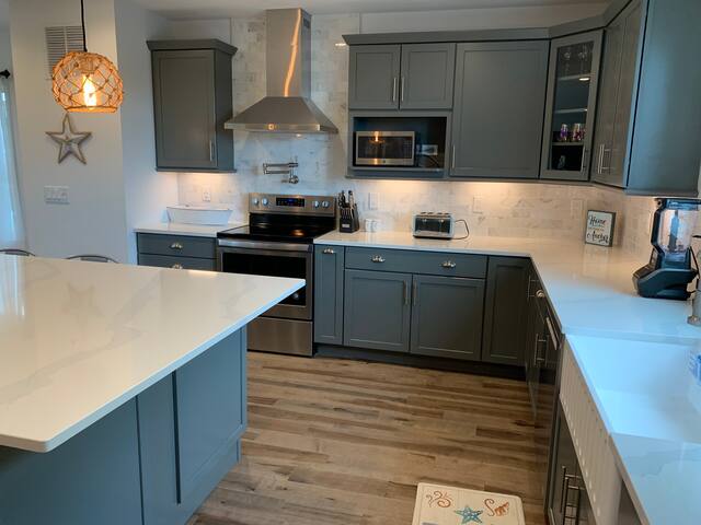 Coastal Paradise Stunning Water View Walk to Beach gallery image 5