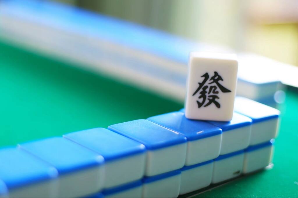 两桌麻将