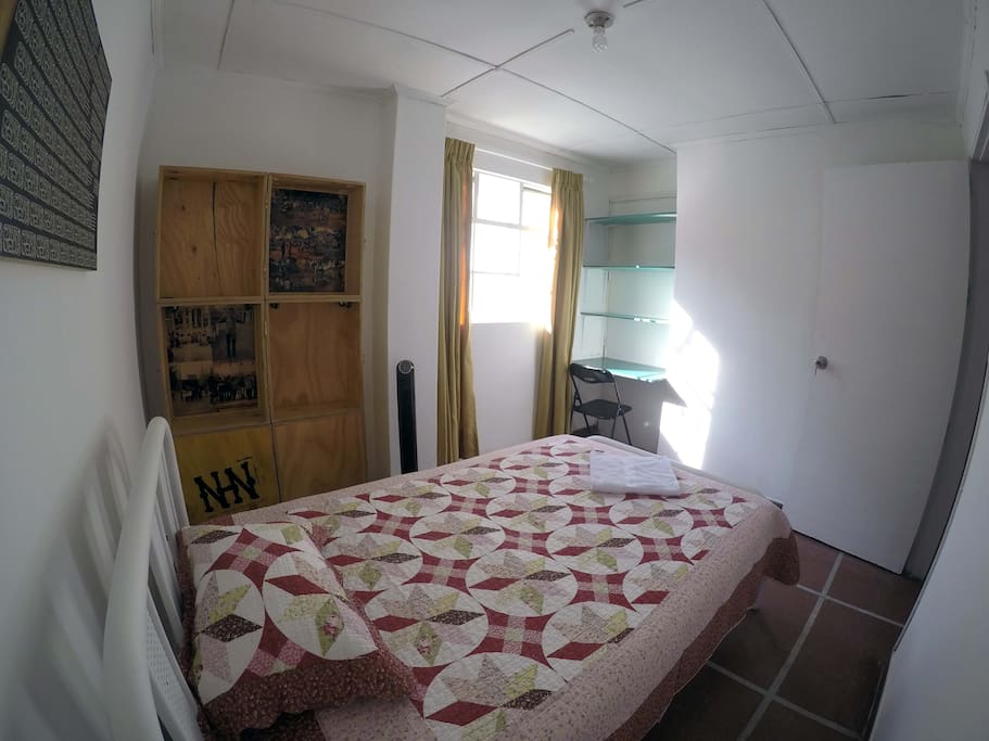Habitación privada semidoble (1 cama semidoble)