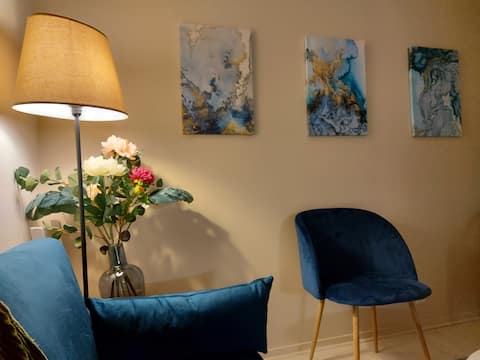 Popular Airbnb listing: Beautiful quiet apartment in the heart of downtown in Honfleur