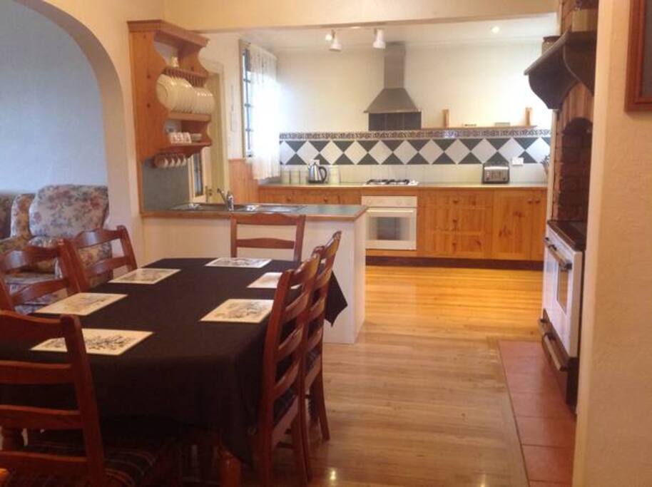 Dining & Kitchen