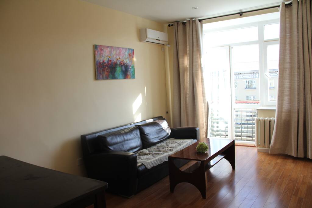 Living Room - View to The Peace Avenue