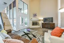 High Ceiling Windows in the Heart of the City