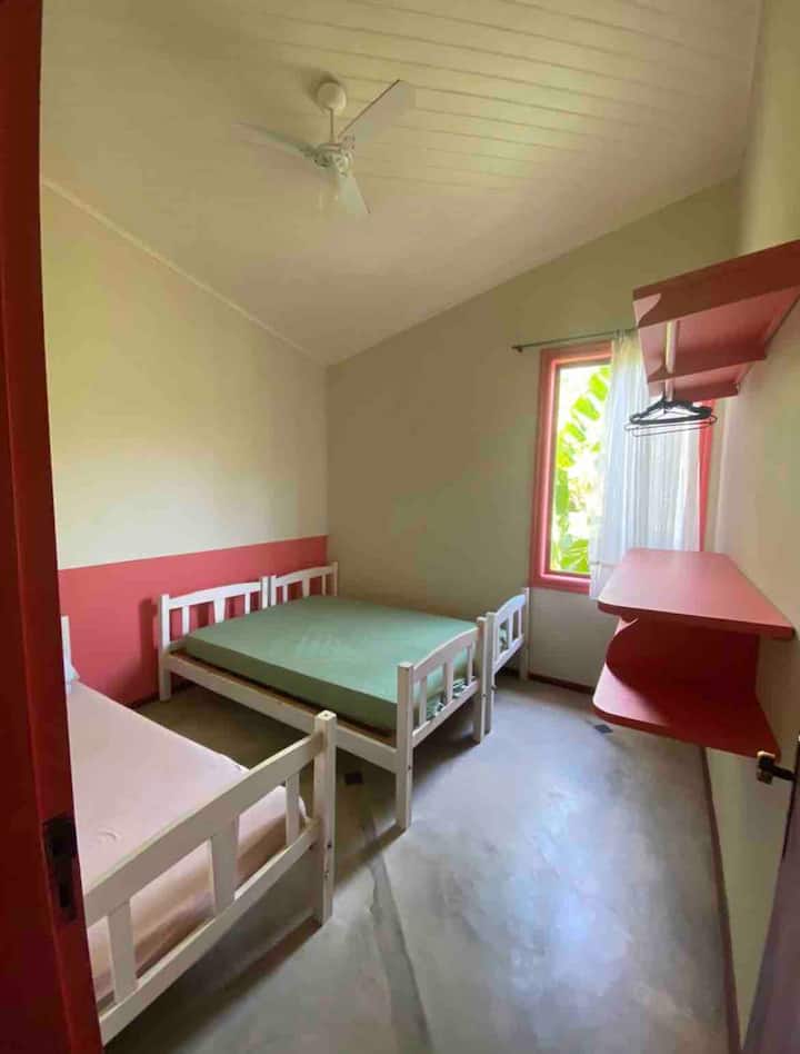 Chumba cha kulala 6 kwenye ghorofa ya chini