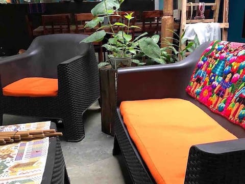 Private Garden Cottage with Private Bathroom- H/S