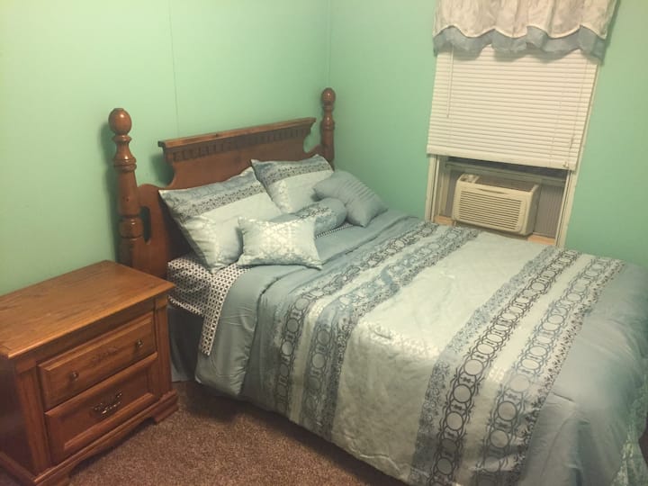 Back bedroom