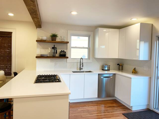 Rockaways BEST Summer House gallery image 3