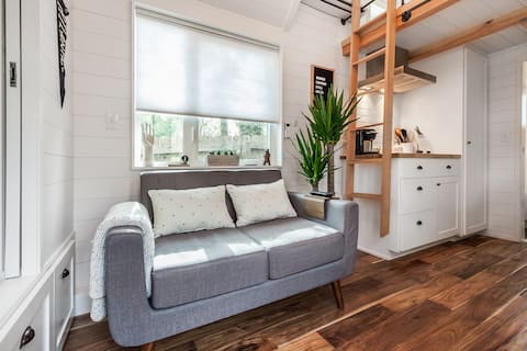 Successful Airbnb property: Unique Modern Tiny House 2BR/1BA in Edgewood