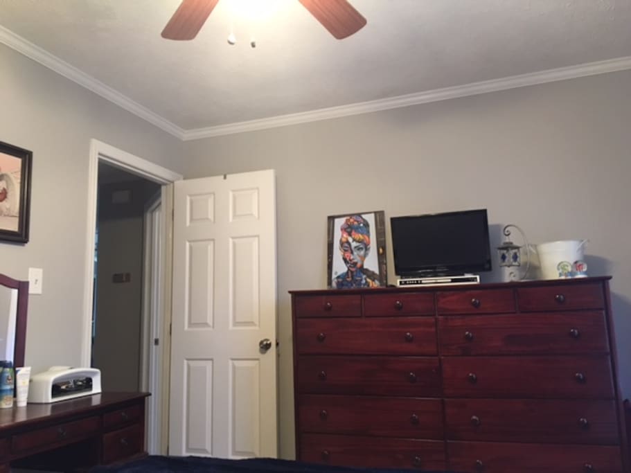Bedroom with TV and WIFI