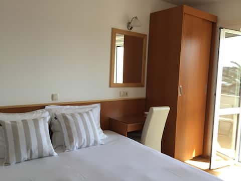 Feel Good Room