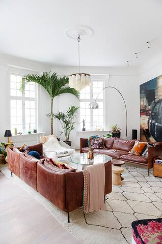 Spacious apartment by the castle, private garden gallery image 2