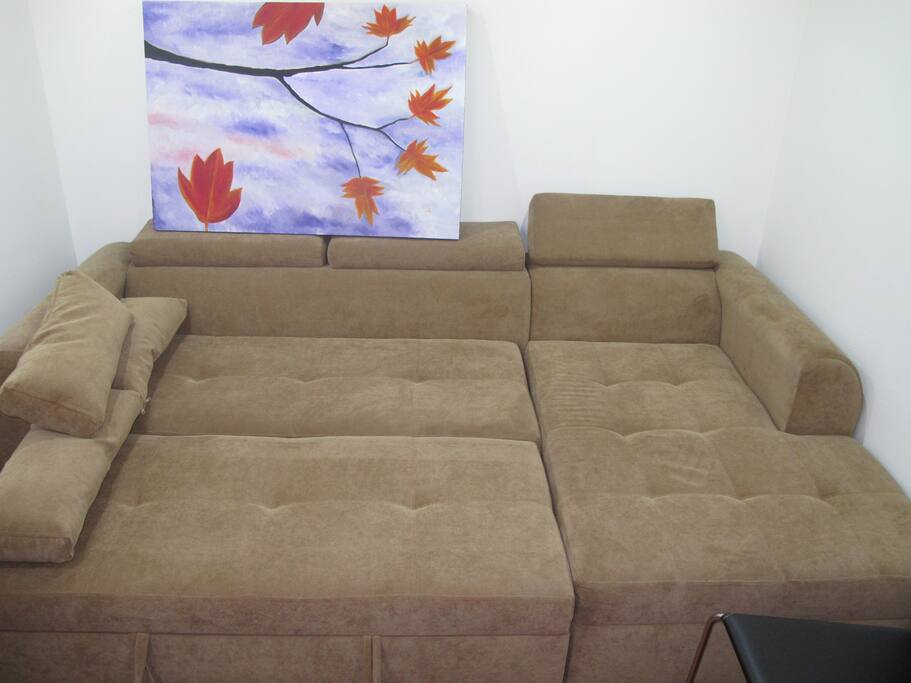 Sofá cama nuevo, amplio y cómodo