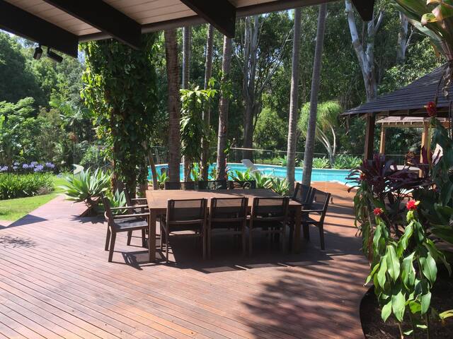 Villa Byron with guest house gallery image 4