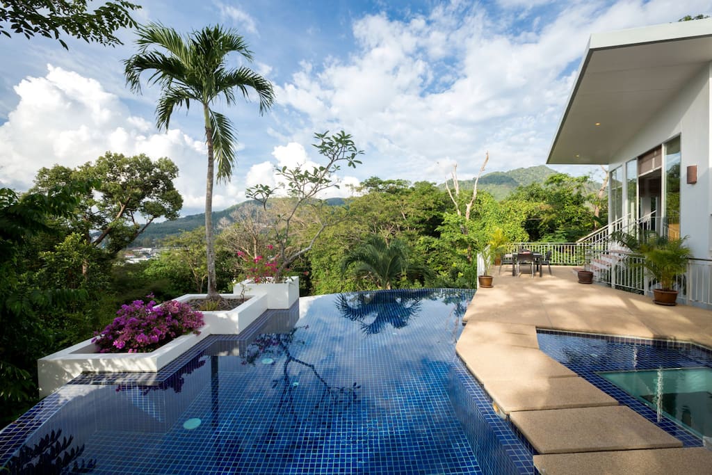 Swimming pool Villa 1