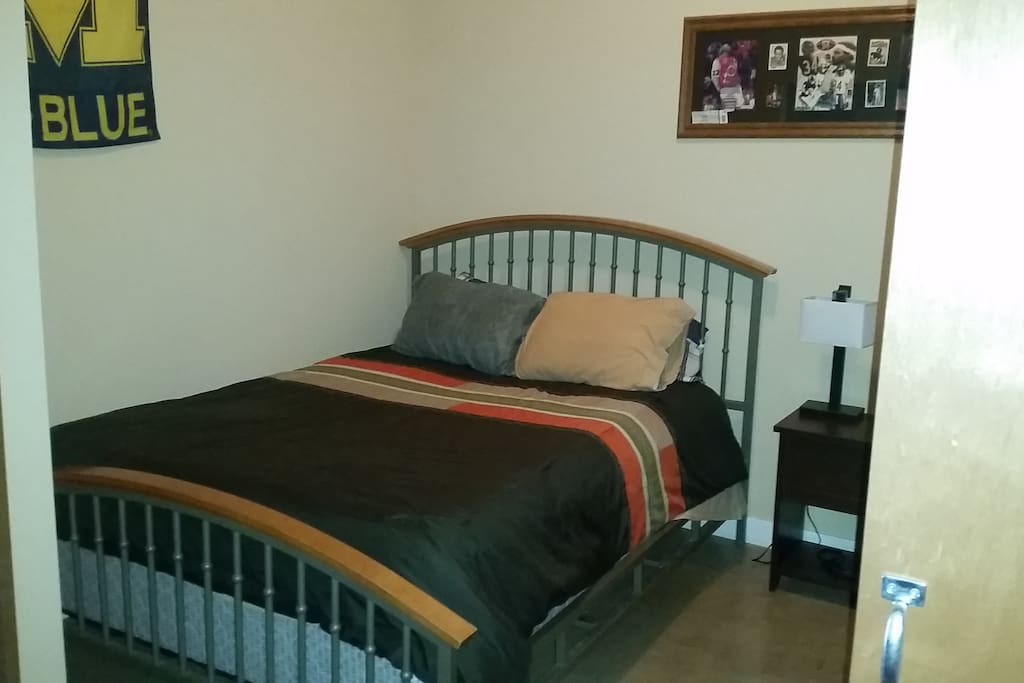 Queen sized bed.
