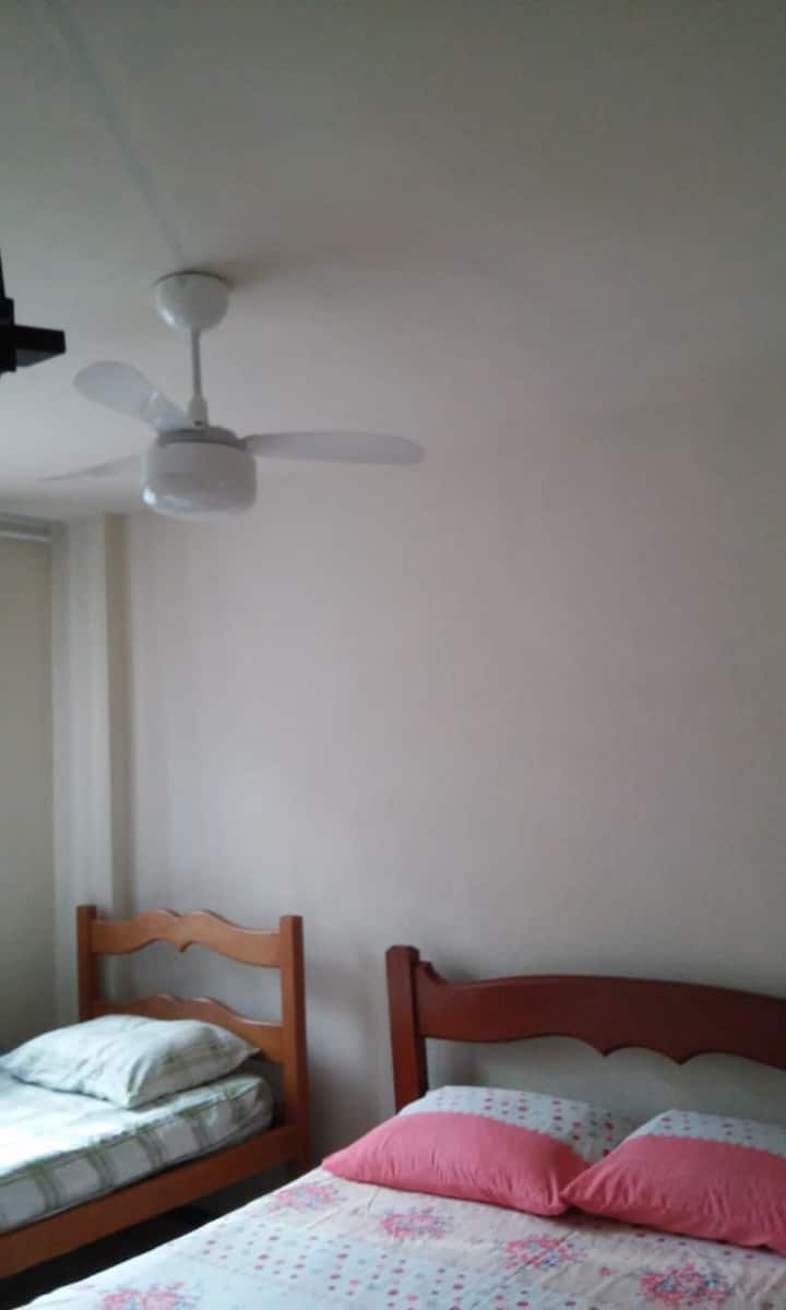 Dormitorio 2 (ventilador de techo con control remoto)