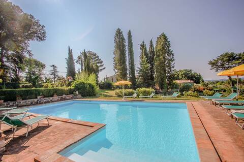 House with private/fenced pool 16km from Todi