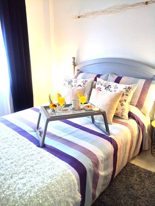 Intimate beautiful Deluxe bedroom.
Deluxe, íntimo y amplio.