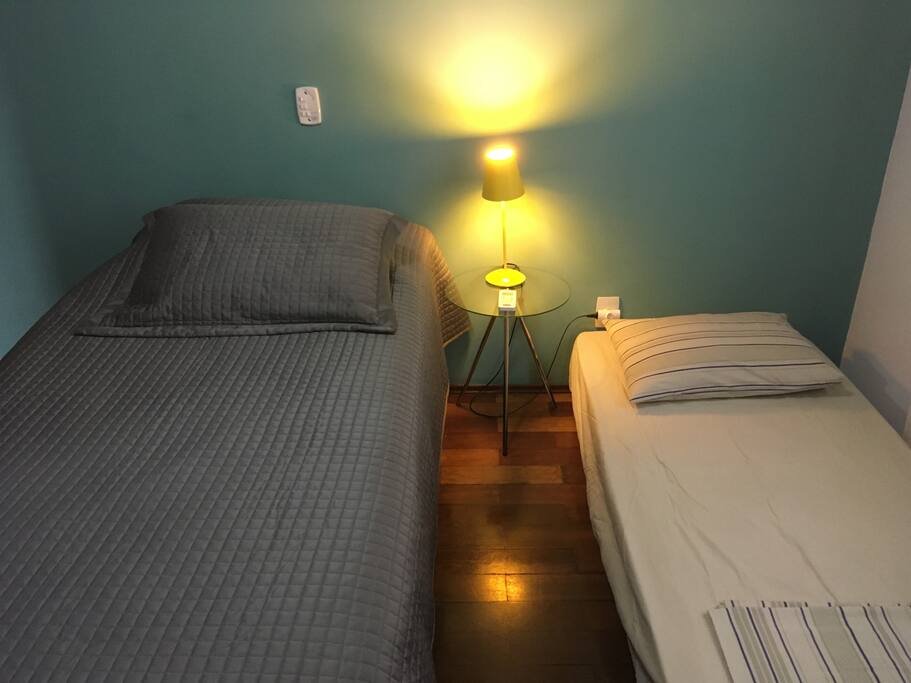 Com cama auxiliar