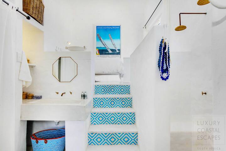 Stylish home – sea views, swimming pool in Scarbs gallery image 4