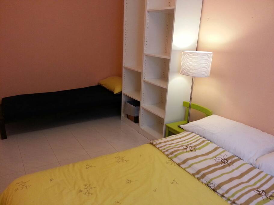 1 double bed +1 single bed
雙人床+單人床