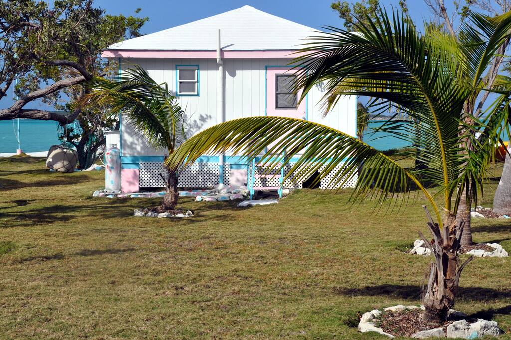 Sea Horse Cottage, quaint & cozy