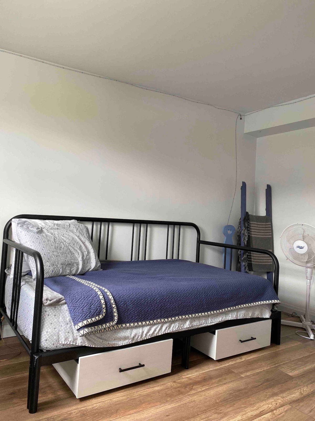 Kwa sasa umewekwa kama mtu mmoja, na unaweza kubadilishwa kuwa ukubwa wa mfalme