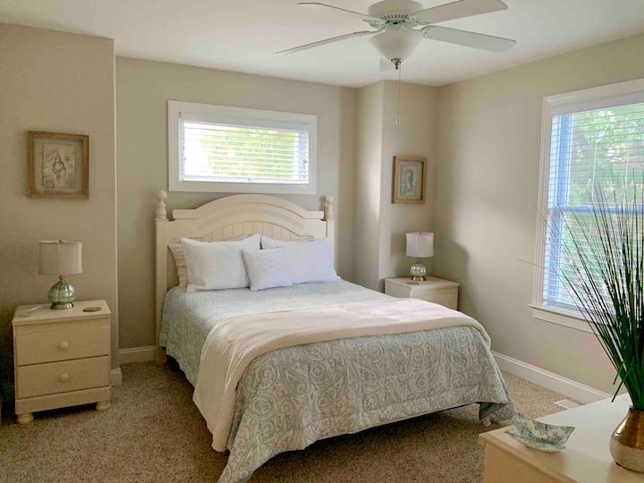 Chumba cha kulala cha ghorofa ya 2 Queen #1