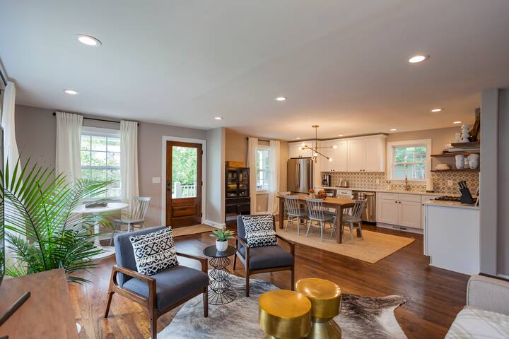 Music Row Honey! Walk to Broadway! Off ST Parking! gallery image 3