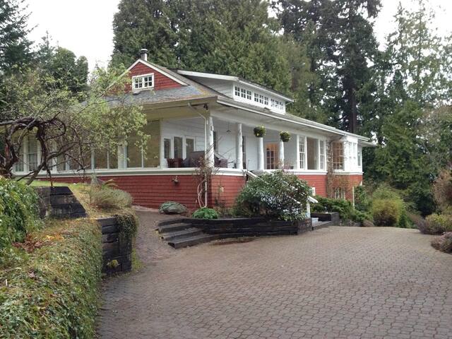 Eagles Landing – Waterfront Heritage Estate gallery image 2