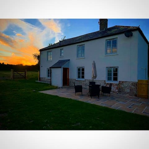 Airbnb Milborne Saint Andrew Holiday Rentals Places To Stay
