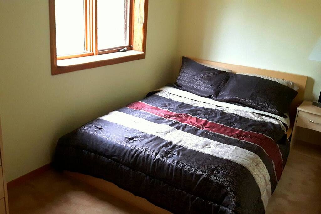 Cinnamon room
(Bedroom 3)