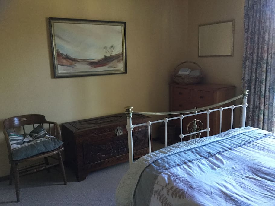Aka double bedroom.