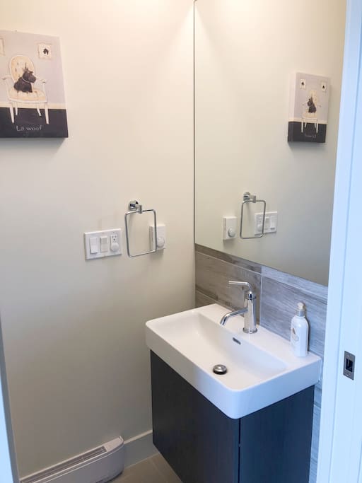 Washroom 1.