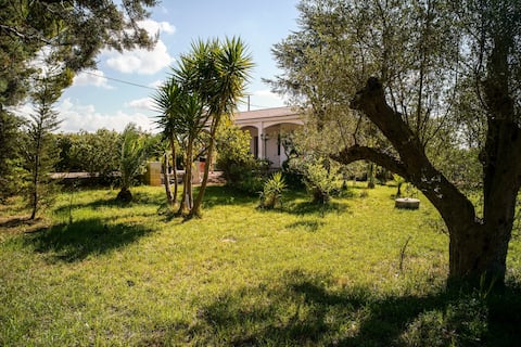 Villa Salentina with garden and parking