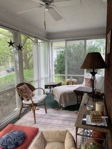 Gorgeous home close to everything gallery image 5