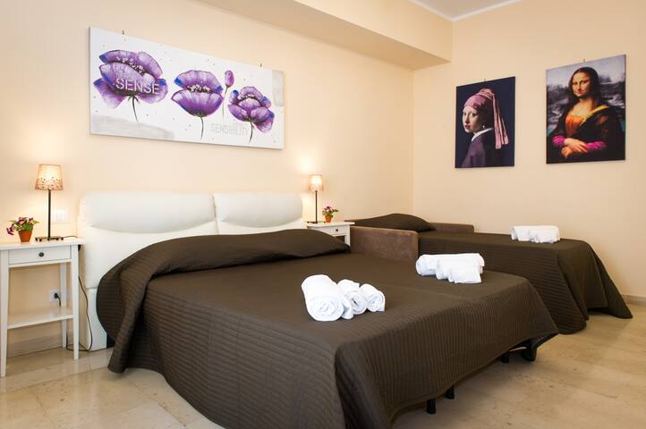 House Gregory gallery image 4