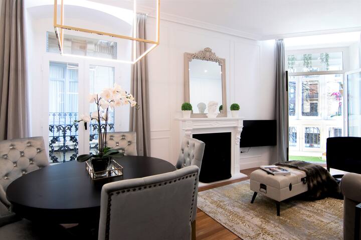 LA PLAZA Luxury Apartment / City-Center gallery image 2