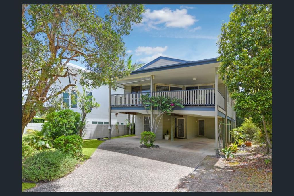 Moffat Beach Beach house <3