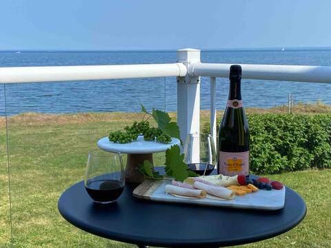 Salty Winds LUX Oceanfront stay - Relax and Unwind