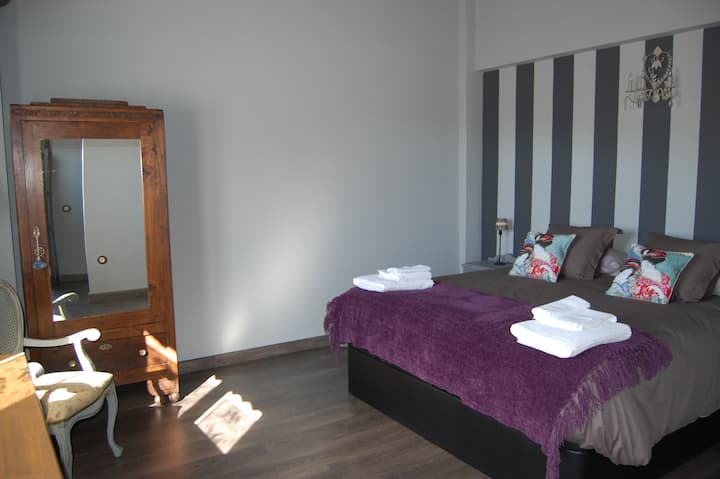 Picha ya chumba cha kulala