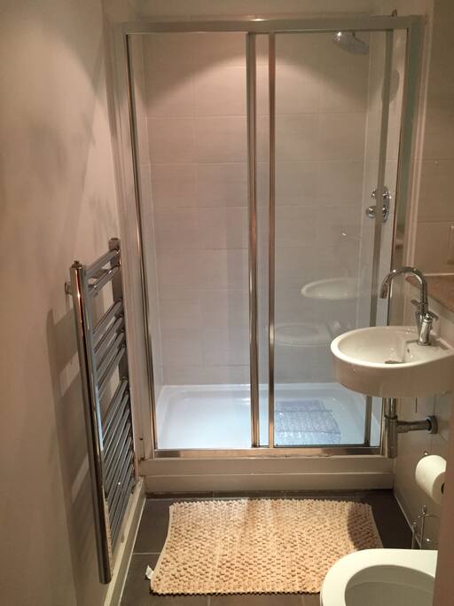 En-suite bathroom