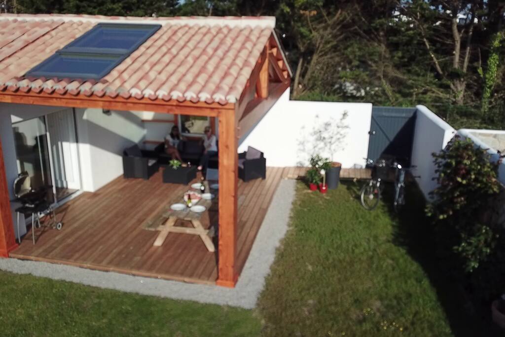 La terrasse couverte quand il fait trop chaud ...