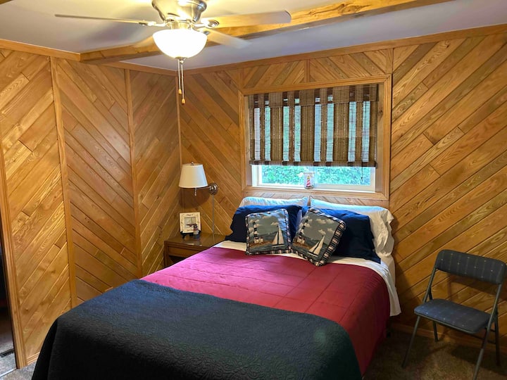 Bedroom #2 (Ash Room)